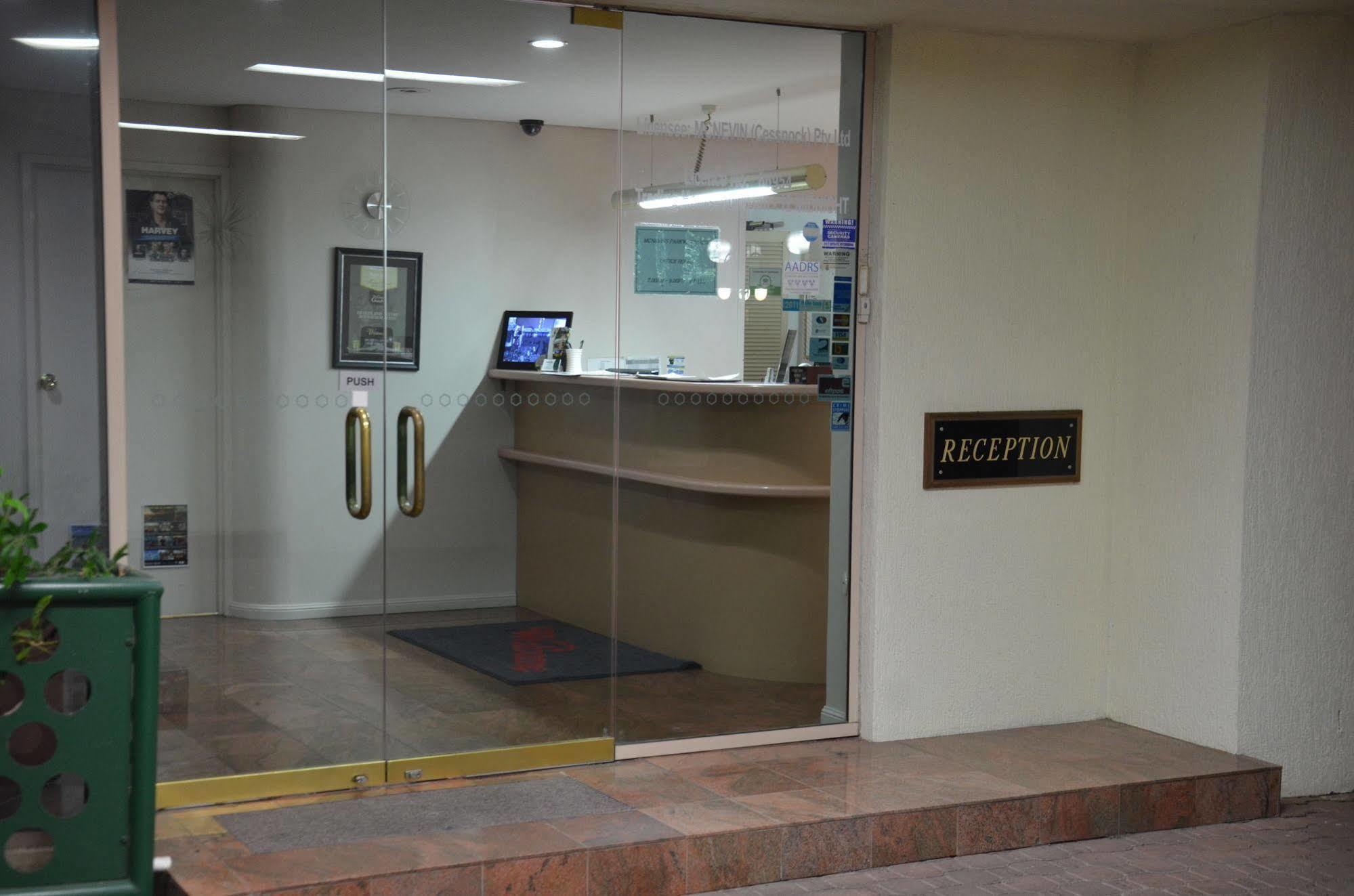 Mcnevins Maryborough Motel Экстерьер фото
